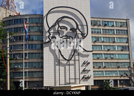 Ferro battuto immagine di Fidel Castro sul lato del palazzo del governo, Plaza de la Revolucion, Havana (Habana), Cuba, dei Caraibi. Foto Stock