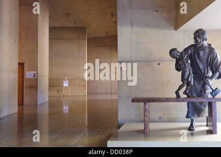 La scultura dedicata alla promozione di adozione presso la Nostra Signora degli Angeli cattedrale Foto Stock