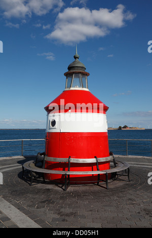 Il faro del porto rosso, situato nella parte più esterna del molo di Langelinie, a Copenaghen. Pierhead di Langelinie. Foto Stock