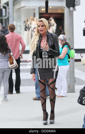 Gina Lisa Lohfink fuori e circa su Rodeo Drive a Beverly Hills Beverly Hills, la California - 11.01.12 Foto Stock