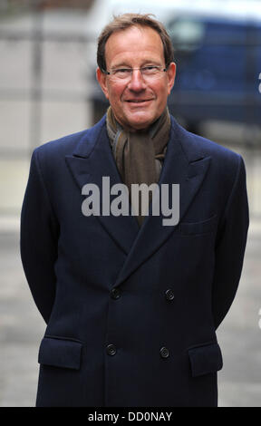 Richard Desmond arriva all'inchiesta Leveson tenuto presso il Royal Courts of Justice. Londra, Inghilterra - 12.01.12 Foto Stock