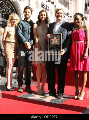 Laura Wiggins, Justin Chatwin, Emmy Rossum, John Wells e Shanola Hampton frequentando il John Wells Hollywood Walk of Fame induzione cerimonia sulla Hollywood Boulevard Hollywood, California - 12.01.12 Foto Stock