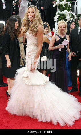 Elle Macpherson, sessantanovesima Annuale di Golden Globe Awards (Golden Globes 2012) presso il Beverly Hilton Hotel - Gli arrivi di Los Angeles, California - 15.01.12 Foto Stock