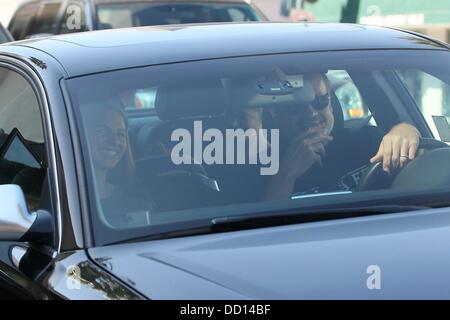 Kelsey Grammer e sua moglie Kayte Walsh colazione fuori a Beverly Hills Los Angeles, California - 17.01.12 Foto Stock