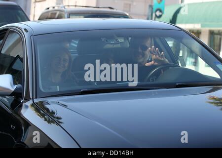 Kelsey Grammer e sua moglie Kayte Walsh colazione fuori a Beverly Hills Los Angeles, California - 17.01.12 Foto Stock