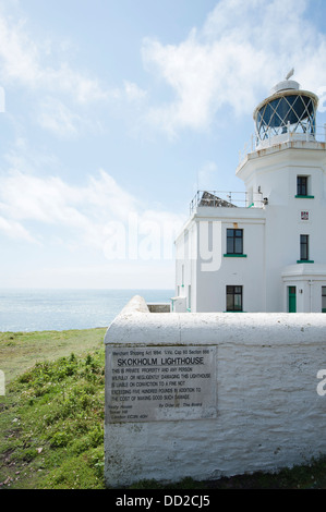 Faro Skokholm, South Pembrokeshire, Wales, Regno Unito Foto Stock