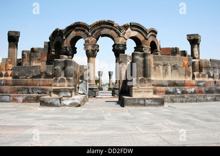 Il VII secolo cattedrale di Zvartnots resti in Armenia, Sito Patrimonio Mondiale dell'UNESCO. Foto Stock