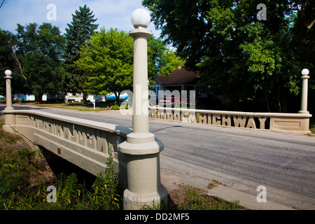 Un ponte stradale sulla Lincoln Highway a Tama, Iowa Foto Stock