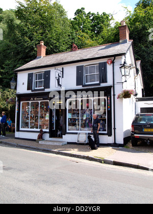 Una congrega di streghe shop, Burley, New Forest, Hampshire, Regno Unito 2013 Foto Stock