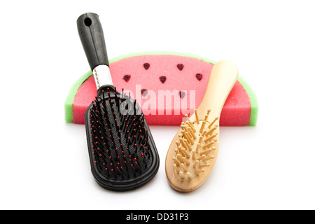 Spugna da bagno con differenti spazzola per capelli Foto Stock