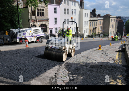 Rullo di circolazione su strada su ROAD resurfacing, REGNO UNITO Foto Stock