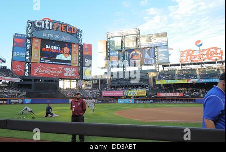 Vista generale, 23 agosto 2013 - MLB : il quadro di valutazione mostra New York Mets' a partire lanciatore Daisuke Matsuzaka prima della MLB baseball gioco tra New York Mets e Detroit Tigers al Citi Field di New York venerdì 23 agosto, 2013. © AFLO/Alamy Live News Foto Stock