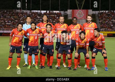 Nagoya Grampus gruppo team line-up, 24 agosto 2013 - Calcio : 2013 J.League Division 1 corrispondenza tra Nagoya Grampus 1-1 Cerezo Osaka a Mizuho Athletic Stadium di Aichi in Giappone. (Foto di AFLO SPORT) [1156] Foto Stock