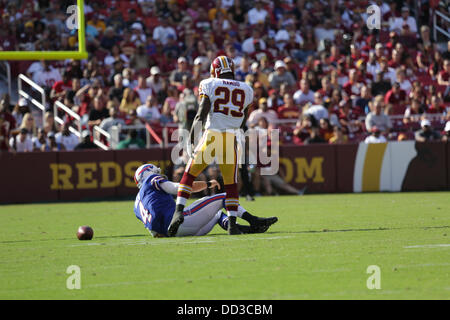 Sabato 24 Agosto, 2013, Washington Redskins ospita le fatture della Buffalo di FedEx Campo in Landover Maryland per il terzo gioco di preseason. Washington affronta DB Kold #4. Credito: Khamp Sykhammountry/Alamy Live News Foto Stock