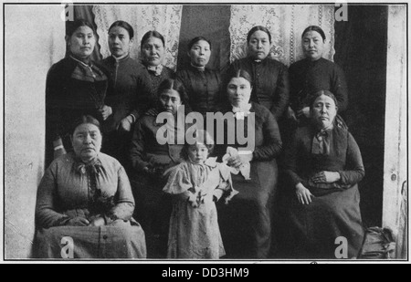 Domenica scuola insegnanti, Metlakahtla, Alaska, 1894. Preso da Thomas Eaton Jr - - 297661 Foto Stock