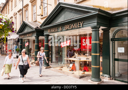 Il Russel & Bromley negozio di scarpe Negozio in bagno , Somerset , Inghilterra , Inghilterra , Regno Unito Foto Stock