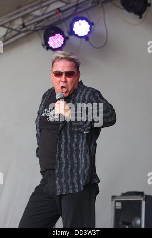 David van giorno peforming con sue Moxley a Havering Show, Harrow Lodge Park, Hornchurch, Essex. Foto Stock