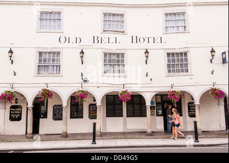 La Old Bell Hotel in Kendal nel Wiltshire , Inghilterra , Inghilterra , Regno Unito Foto Stock