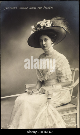 Ak Prinzessin Victoria Luise von Preußen, Sitzportrait, Liersch 2374; Foto Stock