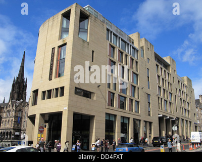 Hotel Missoni, situato nell'angolo di Victoria St & George IV Bridge, Edimburgo, Scozia, Regno Unito Foto Stock