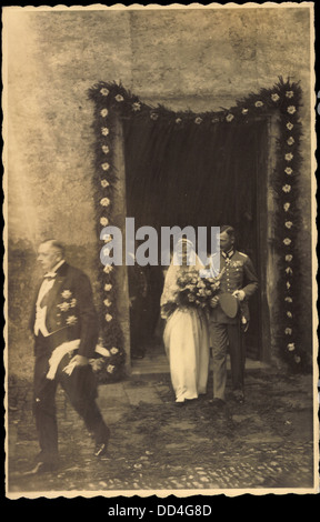 Foto Ak Fürstin Karoline zur Lippe mit Graf von Kanitz, Hochzeit; Foto Stock