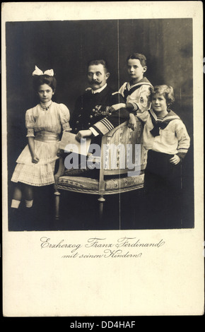 Ak Erzherzog Franz Ferdinand von Österreich Este mit seinen Kindern; ungelaufen, sehr guter Zustand Foto Stock