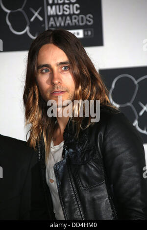 Brooklyn, New York, Stati Uniti d'America. 25 Ago, 2013. Noi musicista e attore Jared Leto pone nella sala stampa del MTV Video Music Awards presso la Barclays Center di Brooklyn, New York, Stati Uniti d'America, 25 agosto 2013. Foto: Hubert Boesl/dpa/Alamy Live News Foto Stock