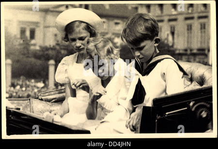 Ak S.A.R. Princesse Joséphine Charlotte et Prince Baudouin; Foto Stock