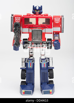 Optimus Prime Transformers Toy da Takara / Takara Tomy / Hasbro prima generazione ( 1984 ) azione Robot figura Autobot Foto Stock