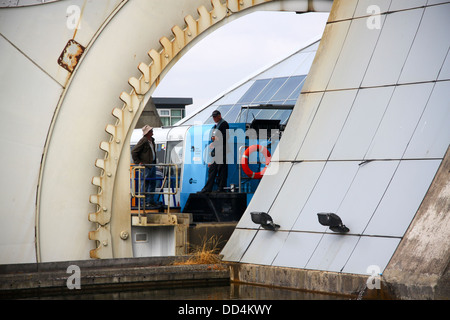 Dettaglio di Falkirk Wheel lavora con barca Foto Stock