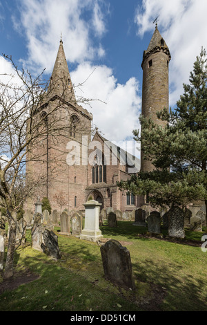 Round Tower & Cattedrale a Brechin in Angus, Scozia. Foto Stock