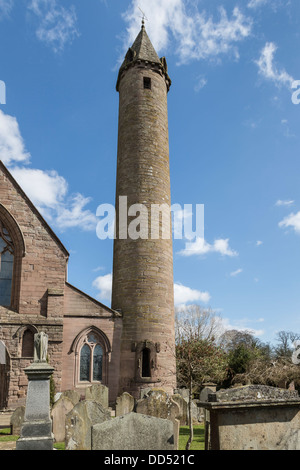 Round Tower & Cattedrale a Brechin in Angus, Scozia Foto Stock