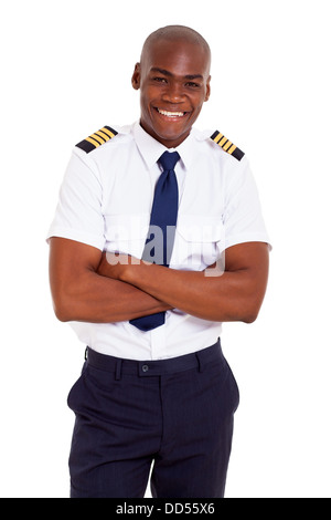 Bello pilota africano in uniforme isolato su bianco Foto Stock