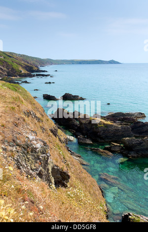 Vista da Whitsand Bay alla testa di rame Cornwall Coast Inghilterra REGNO UNITO vicino a Plymouth Foto Stock