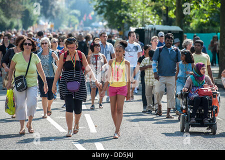 Londra, Regno Unito. 26 Ago, 2013. Carnevale di Notting Hill, Londra, UK, 26 agosto 2013. Credito: Guy Bell/Alamy Live News Foto Stock