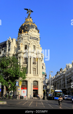 Il Metropolis edificio nel centro di Madrid, Spagna Foto Stock