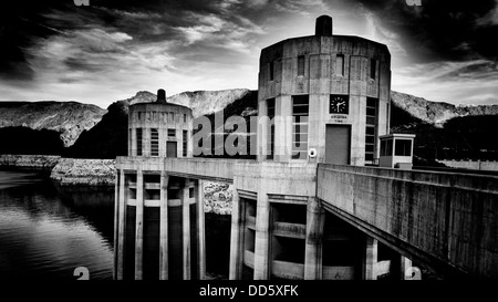 Acqua torri di aspirazione alla Diga di Hoover Foto Stock