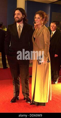 Awardee Sandra Bullock e Bob Schneider presso il Bambi Award 2000. Foto Stock