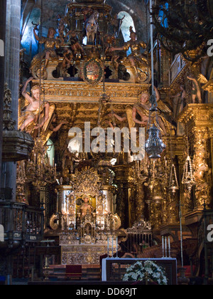 Principale alterare gotica Cattedrale di San Giacomo a Santiago de Compostela Galizia Spagna Foto Stock