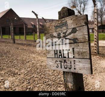 Segno nel campo di concentramento di Auschwitz, Polonia. Foto Stock