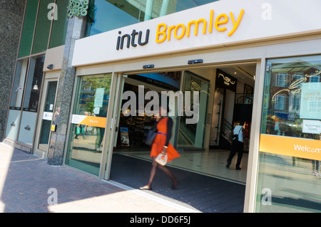 Le radure shopping center a Bromley è stato ri-bollati come Intu Bromley seguendo la nuova denominazione della società madre. Foto Stock