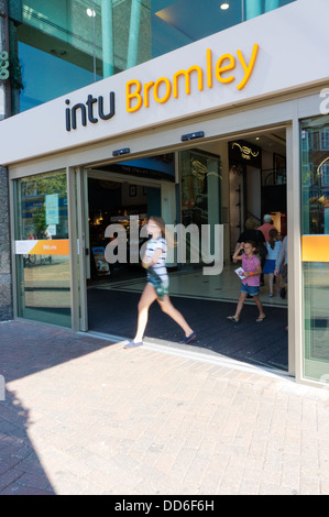 Le radure shopping center a Bromley è stato ri-bollati come Intu Bromley seguendo la nuova denominazione della società madre. Foto Stock