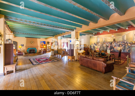 Interni dello storico La Posada Hotel, ex stazione ferroviaria in sala d'attesa, Winslow, Arizona, Stati Uniti d'America Foto Stock