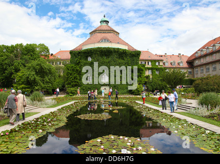 Il Palazzo di Nymphenburg, la residenza estiva dei re bavaresi, a Monaco di Baviera, Austria. Foto Stock