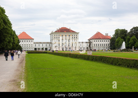 Il Palazzo di Nymphenburg, la residenza estiva dei re bavaresi, a Monaco di Baviera, Austria. Foto Stock