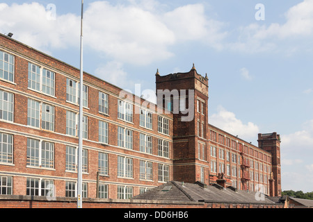 Beehive mulino sul Crescent Road, Bolton, Lancashire, un ex filatura cotoniera mill ora un edificio classificato Grade II. Foto Stock