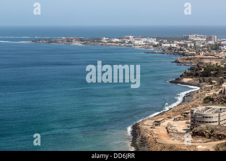 Dakar, Senegal. Les Almadies, un sobborgo di Dakar. Il punto più occidentale del continente africano è in fondo a sinistra la distanza. Foto Stock