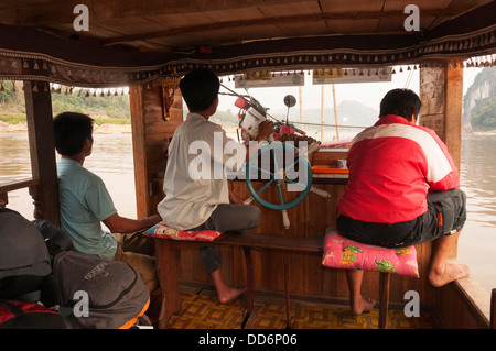 Elk209-1590 Laos, il fiume Mekong, riverboat capitano Foto Stock