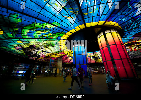 La cupola di luce a Formosa Boulevard stazione della MRT di Kaohsiung, Kaohsuing, Taiwan. Foto Stock