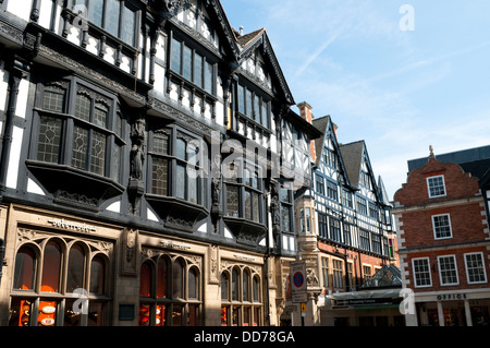 Mock storico Tudor case, Eastgate Street, Chester, Regno Unito Foto Stock